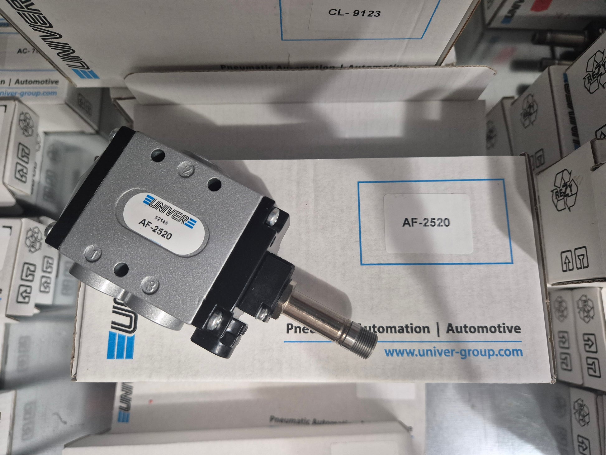 UNIVER AF-2520
Industry-store