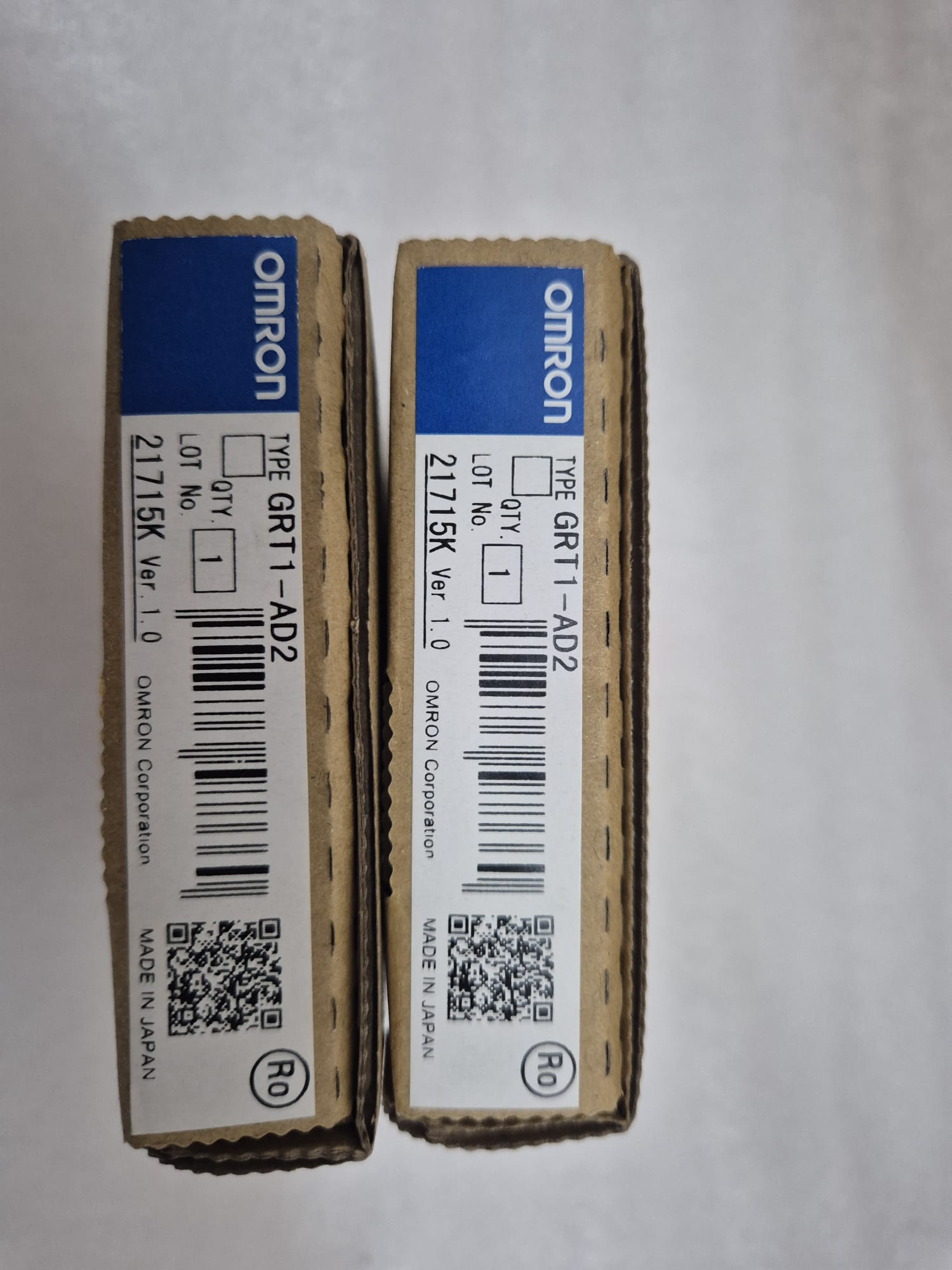 OMRON GRT1-AD2 SMART SLICE GRT1 industrial automation relay with digital interface and connection terminals.